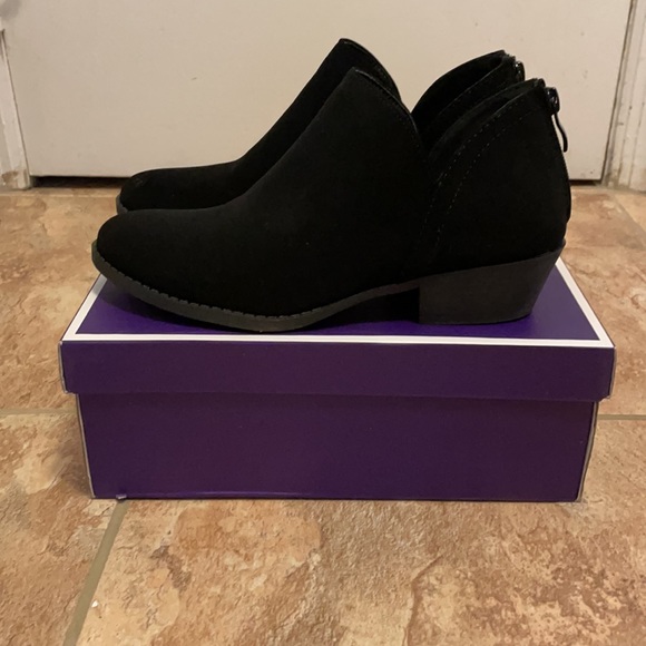 TOP Moda Suede Black Ankle Boots - Picture 2 of 5